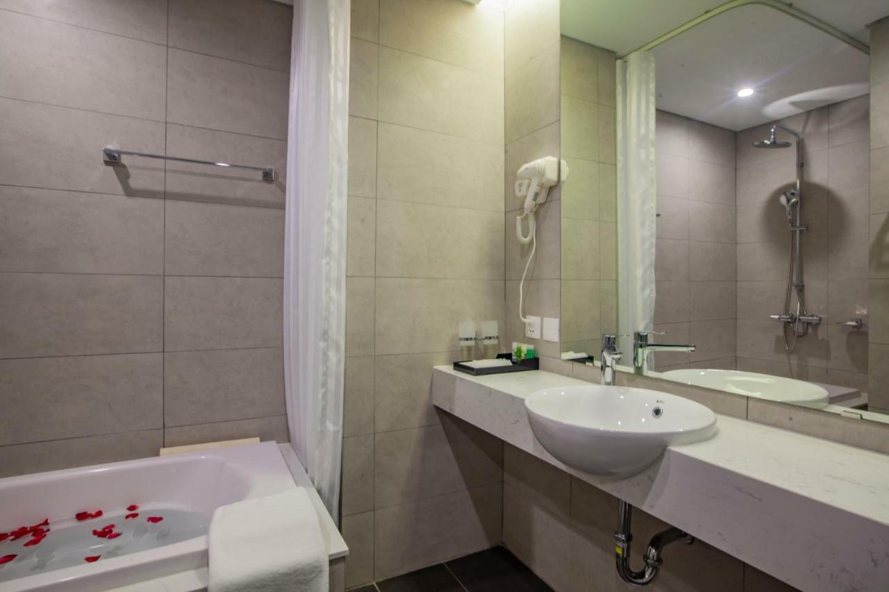 Parosand Hanoi Hotel Exterior photo